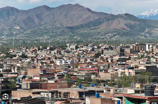 مینگورہ شہر سمیت پوری تحصیل بابوزی کی ترقی کے خواہاں ہیں. جاویدخان