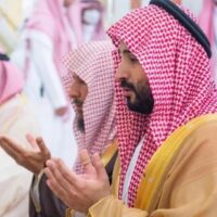 اسلام کی پہلی مسجد میں ولی عہد شہزادہ محمد بن سلمان کی حاضری، نوافل ادا کیے