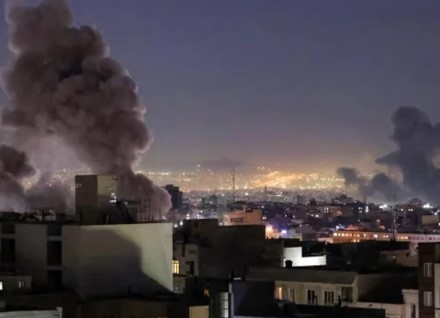 ایران کے اسرائیل پر تازہ میزائل حملے، یروشلم اور تل ابیب دھماکوں سے گونج اٹھے