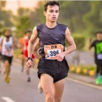 پشاور سے اسکردو 800 کلومیٹر نان اسٹاپ دوڑ، نوجوان ایتھلیٹ نے عالمی ریکارڈ اپنے نام کرلیا