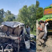 سوات ایکسپریس وے پر مسافر وین اور بس میں خوفناک حادثہ، 16 افراد جاں بحق