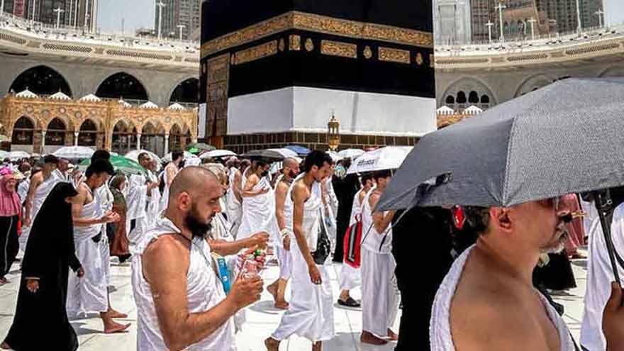 دو ہفتوں میں 232,000 پاکستانیوں نے آن لائن حج رجسٹریشن مکمل کی۔
