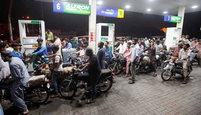 سکیم پر پیٹرول دینے سے انکار