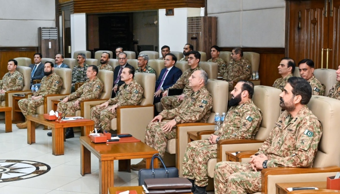 پاکستان بھارتی حمایت یافتہ دہشت گردوں کے خلاف کارروائیاں جاری رکھے گا: فیلڈ مارشل