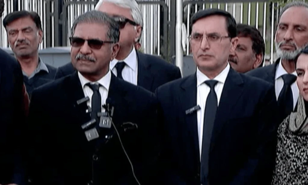 آرٹیکل 232 اور234میں کہیں نہیں لکھا کہ آپ وزیراعلیٰ کو ہٹا سکتے ہیں، بیرسٹرعلی ظفر